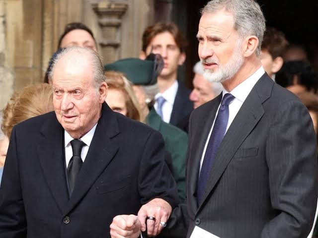 El cariñoso gesto de Felipe VI con el rey Juan Carlos que muestra cómo es  la relación padre e hijo