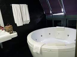Hotel is within walking distance of many attractions as liberty avenue. Banheiro Picture Of America Diamonds Hotel Lisbon Tripadvisor