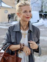 Frauen mit schmaler taille dürfen diesen trend nicht verpassen: Stilexperte Fur Gehobene Lebenskultur 50 Minimalistische Mode Frauen 60er Mode Instagram Outfits