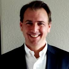 2025 VP of Marketing Resume Examples [+Guide]