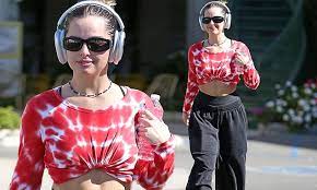 Addison Rae rocks ab-baring top and baggy sweatpants to Pilates class in  Los Angeles | Daily Mail Online