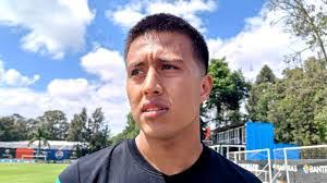 Le da la bienvenida a Elmer Cardoza en Panargiakos