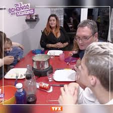 Plus aucune vidéo du divertissement on a échangé nos mamans n'est disponible en replay en ce moment sur. Tfx Inedit On A Echange Nos Mamans Laure Vs Aurelie Les Premieres Images Facebook