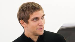 A műsor óta hat év telt el, az énekesnő pedig levetkőzte gátlásait, amit az elmondása szerint az edzőjének köszönhet. Bergyilkos Lotte Agyon Az Elso Orosz F1 Pilota Edesapjat Nlc
