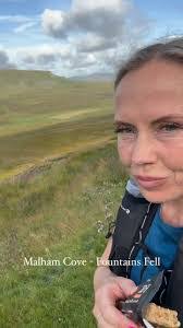 Beverley Clifford's Instagram, Twitter & Facebook