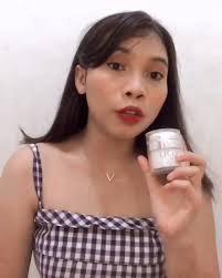 Hello everyone!✨, Kalian pasti tau dong produk Nayou ini? Aku udah sering  banget ig story dan kalin bisa lihat higlight di ig aku. , Nayou skin  emulsion ini bagus banget di pakai setiap malam mau ...