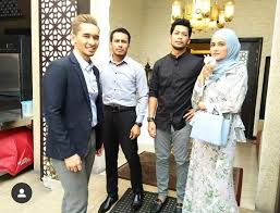 Kamal adli, puteri aishah, sharifah sakinah, nazrief nazri, nazeera sardi & kartina aziz aireen beberapa kali terserempak dengan adam termasuk di masjid menyebabkan dia terjatuh cinta pada adam. Penulisan2u Drama Utusan Cinta Buat Adam Disiarkan Jam Facebook