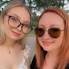 Lara Bishop (@its_lara_bish) • Instagram photos and videos