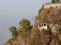 An interesting visit can be a british cemetery which is 180. Ingrids Welt Indien Uttarakhand Rund Um Mussoorie Camels Back Ein Wanderweg In Der Hillstation Mussoorie