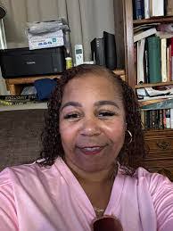 Stephanie Kimmons's Instagram, Twitter & Facebook