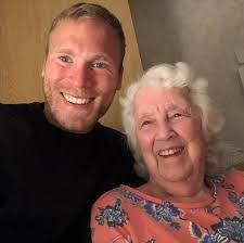 Liam Richards's Instagram, Twitter & Facebook