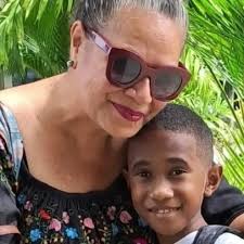 Repost from @voguebeauty • Exclusive: '80s @esteelauder girl  @paulinaporizkova is back at the brand! She's been re-signed to the brand  in recognition of her advocacy work, championing the beauty of aging via