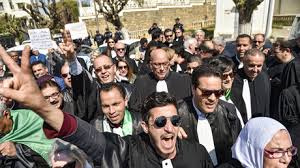Le président du conseil constitutionnel algérien, tayeb belaiz, une des principales figures du régime visées par les contestataires, a présenté sa démission mardi, selon la télévision nationale. Algerie Le President Du Conseil Constitutionnel Demissionne Les Manifestations Continuent Rt En Francais