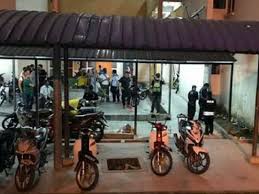 Samun dan rogol wanita oku di taman klang jaya. Suspek Kes Rogol Dan Samun Pusat Judi Puchong Disahkan Maut Terjatuh Bangunan Ketika Melarikan Diri Dari Polis
