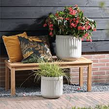 Enhance your garden with our stunning range of pots and planters. Buy Garden Planters Plant Pots Decorative Tubs From Garden4less