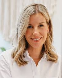 Jess Van's Instagram, Twitter & Facebook