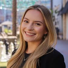 LinkedIn friends and colleagues, I am looking for an experienced  Administrative Assistant who recognizes the vital role of quality support  in the world of In-N-Out Burger Events.