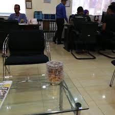 5185) is the financial holding company of affin islamic bank berhad, affin hwang investment bank berhad, affin moneybrokers sdn bhd and axa affin life insurance berhad. Photos At Affin Bank 6 Tips From 221 Visitors