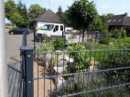 Bau Von Doppelstabmattenzaunen In Hannover Und Region Hannover Durch Greenfairway E K Zaunbau Zaun Bau