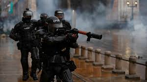 Cuenta no oficial de los escuadrones móviles antidisturbios de la policía nacional de colombia. 5zifze87hp4wwm