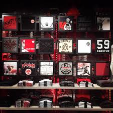 Fanshop bundesliga eintracht frankfurt trikots shorts stutzen shirts sweatshirts caps schals jacken retro sonstiges. Offnungzeiten Eintracht Fanshops Neu Myzeil Eintracht Frankfurt Profis