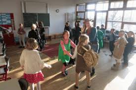Der karneval im rheinland beginnt jedes jahr …textstelle: Karneval 2015 Mosaik Schule Munster