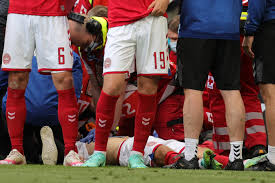 Christian eriksen has been stretchered off during denmark's euro 2020 clash with finland. Oyxxj67inbdhem