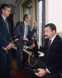 SVR Officers in the Russian White House during the 1993 Constitutional  Crisis [858 X 1080] : rMilitaryPorn