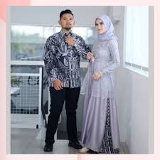 Pilihan baju couple tunangan selanjutnya yaitu gamis batik couple. Beli Gamis Busui Couple Kondangan Baju Lamaran Seetracker Indonesia