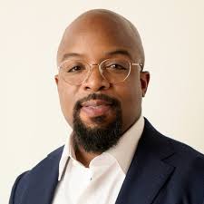 From management trainee at the Federal Reserve Bank of Kansas City to UMB  President of Consumer Banking—see how Abby Wendel's 23-year career journey  led to her newest leadership role.