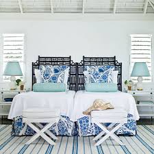 What's the difference between full bed and twin bed? Twin Beds Perfectly Parallel A Storied Style