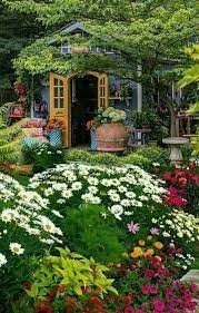 Danielle On Twitter In 2021 Cottage Garden Garden Design Beautiful Gardens
