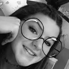 ella burger (@ella87131490)