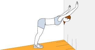 Infatti sia posizioni sbagliate che si tengono quotidianamente ecco gli esercizi di stretching che sono un vero toccasana per il corpo 3 Esercizi Di Stretching Per Alleviare Cervicale E Mal Di Schiena Mattutini In Pochi Minuti Rimedio Naturale