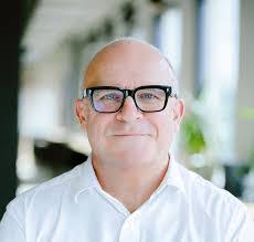 Shannon Nott's Instagram, Twitter & Facebook