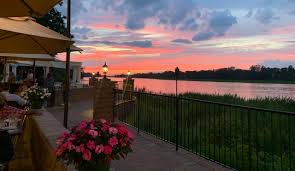 The best time to romanticize this meal is on the weekends when there is time to enjoy not only the. Romantic Restaurants With The Best Views In New Jersey Best Of Nj