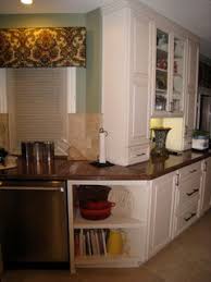 cabinets wrapping an outside corner