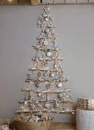 18 Alternative Christmas Tree Wall Ideas For Small Spaces Tiny Partments Wall Christmas Tree Small Space Christmas Tree Creative Christmas Trees