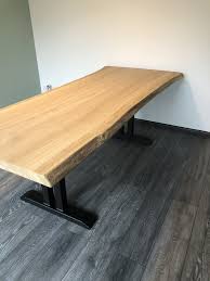 boomstamtafel met zwart onderstel tafels eettafel koffietafel