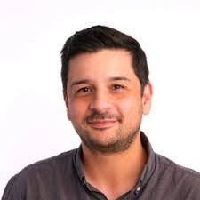 Andrew Kuzyk's Instagram, Twitter & Facebook