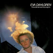 Debutalbumet uno kom ut 1994 och innehöll bland annat hitlåtarna under ytan och tro på varann (med eva dahlgren). Stackars Alla Karlar Eva Dahlgren Last Fm