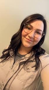 Kaitlyn Golding's Instagram, Twitter & Facebook