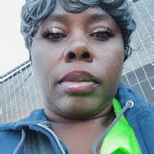 Apply and schedule your interview! Our fulfillment center in Florence, SC  has an urgent need for warehouse team members. Apply Now:  http://qrgrecruit.com/tp/rj6.IMSZ.M-K • Starting pay is $13.50 per hour &  receive 4