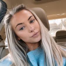 Lindsey LeDoux (@lindseyledouxx)