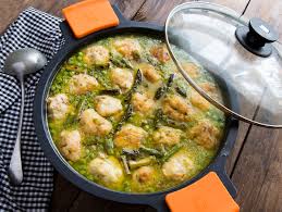 Merluza al horno, merluza a la plancha, merluza en salsa verde, merluza a la vasca o a la marinera. Albondigas De Merluza Fresca En Salsa Verde Guiso A La Antigua La Cocina De Frabisa La Cocina De Frabisa