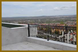villa teras balkon korkuluklari korkuluklar balkon villa