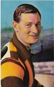 1964 Mobil Football Photo (32) Doug Wade Geelong