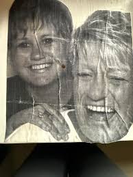 it's a poor photo (my fault) of my sisters painting.