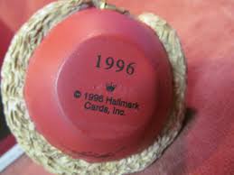 HALLMARK KEEPSAKE ORNAMENT 1996 EVERGREEN SANTA JOYCE LYLE