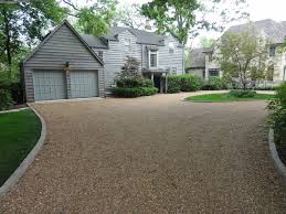 Top layer choices for gravel driveways might include crushed shale, limestone, granite and concrete, along with other types of gravel in various colors to meet your aesthetic needs. Driveway Ideas Gravel Driveway Landscaping Ideas Natureu0027s Perspective Landscaping Xyjaokk Driveway Design Gravel Driveway Landscaping Gravel Driveway